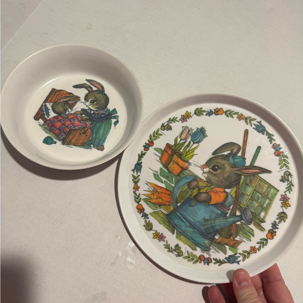 VTG 1970s SiLite Plastic 'Peter Rabbit'‎ Matching Plate & Bowl Set #A106
